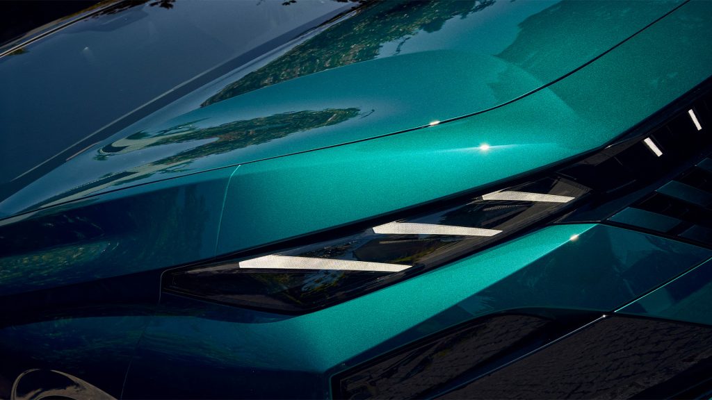 Peugeot 308 Peugeot 308 SW i-Cockpit Peugeot facelift Electric car بيجو 308 بيجو 308 SW مقصورة i-Cockpit تعديل سيارات سيارات كهربائية سيارات هجينة سيارات فاخرة تصميم السيارات سيارة مستدامة أخبار السيارات مراجعة سياراتHybrid car Plug-in hybrid Car interior Car exterior Car design Luxury car Sustainable car Automotive news Top Gear Middle East Car review