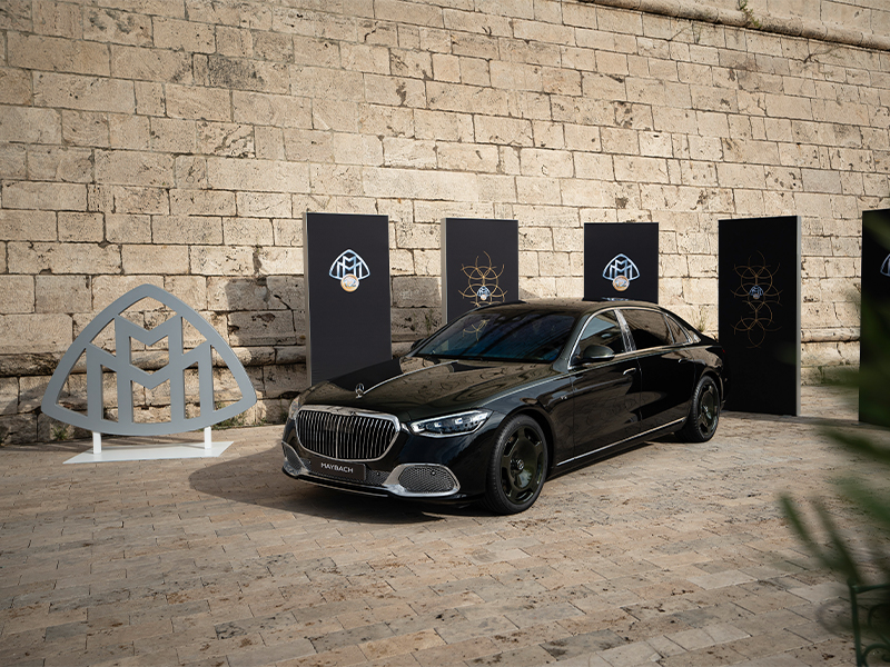 Mercedes-Maybach مرسيدس-مايباخ V12 Edition إصدار V12 S-Class الفئة-S Maybach Zeppelin مايباخ زيبلين Luxury Cars سيارات فاخرة High Performance الأداء العالي MANUFAKTUR مانوفاكتور Interior Design تصميم داخلي فاخر Automotive Technology تكنولوجيا السيارات Limited Edition إصدار محدود Top Gear Middle East توب جير الشرق الأوسط Power قوة Speed السرعة Innovation ابتكار Craftsmanship الحرفية Exclusive حصرية Premium Materials مواد فاخرة Comfort الراحة Luxury Lifestyle أسلوب حياة فاخر