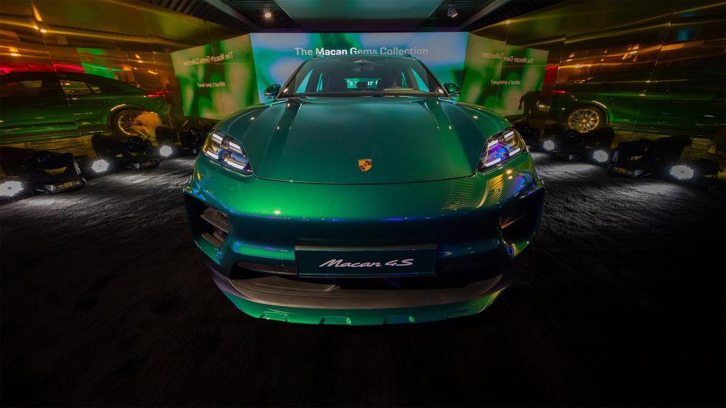 بورشه تكشف عن مجموعة Macan Gems في السعودية: ثلاث جواهر عربية تتألق بالكهرباء والفخامة
سيارات بورشه الجديدة
سيارات بورشه 2025
سيارات بورشه 2026
سيارات ألمانية
سيارات اس يو في كهربائية
سيارات كهربائية
سيارات هجينة
سيارات هيبرد
سيارات هايبرد
سيارات اس يو في ألمانية
سيارات بورشه اس يو في كهربائية
سيارات بورشه اس يو في هجينة
سيارات بورشه مكان السعودية
سيارات حصرية
سيارات بتصميم عربي
سيارات فاخرة
سيارات فخمة
سيارات توب جير الشرق الأوسط
Porsche unveils the Macan Gems collection in Saudi Arabia: Three Arabian gems shine with electricity and luxury
New Porsche cars
2025 Porsche cars
2026 Porsche cars
German cars
Electric SUVs
Electric cars
Hybrid cars
Hybrid cars
Hybrid cars
German SUVs
Porsche electric SUVs
Porsche hybrid SUVs
Porsche Macan cars in Saudi Arabia
Exclusive cars
Cars with Arabic design
Luxury cars
Premium cars
Top Gear Middle East