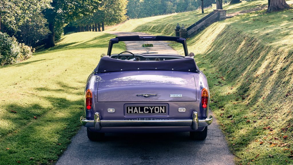 هالسيون تُعيد صياغة الأسطورة: رولز-رويس كورنيش "هايلاند هيذر" تُبعَث من جديد كهربائياً!
سيارات رولز رويس الجديدة
سيارات رولز رويس 2025 
سيارات رولز رويس 2026 
سيارات رولز رويس 2027 
سيارات رولز رويس كهربائية
سيارات رولز رويس كلاسيكية
سيارات رولز رويس قديمة
سيارات رولز رويس نادرة
سيارات رولز رويس حديثة
سيارات بريطانية
سيارات انجليزية
سيارات فاخرة كهربائية
سيارات فخمة كهربائية
سيارات كهربائية معاد تصميمها
سيارات رولز رويس معاد تصميمها
سيارات توب جير الشرق الأوسط
سيارات متحولة كهربا
تحويل سيارات كهربا
شركة هالسيون
سيارة رولز رويس كورنيش 
Halcyon Rewrites the Legend: The Rolls-Royce Corniche "Highland Heather" is Reborn Electric!
New Rolls-Royce Cars
2025 Rolls-Royce Cars
2026 Rolls-Royce Cars
2027 Rolls-Royce Cars
Electric Rolls-Royce Cars
Classic Rolls-Royce Cars
Vintage Rolls-Royce Cars
Rare Rolls-Royce Cars
Modern Rolls-Royce Cars
British Cars
English Cars
Luxury Electric Cars
Luxury Electric Cars
Redesigned Electric Cars
Redesigned Rolls-Royce Cars
Top Gear Middle East Cars
Electric Convertible Cars
Electric Car Conversion
Halcyon Company
Rolls-Royce Corniche