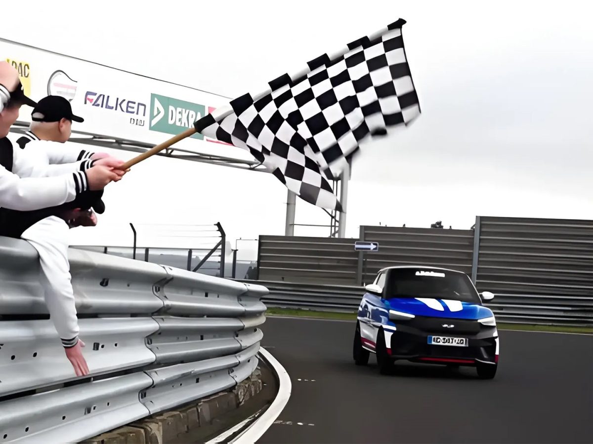 ليجير JS50 نوربورغرينغ أبطأ لفة في نوربورغرينغ ليجير JS50 الديزل سيارة بدون رخصة نوربورغرينغ حلبة نوربورغرينغ الجحيم الأخضر Ligier JS50 Nürburgring ليجير JS50 8 أحصنة سيارة صغيرة على نوربورغرينغ رقم قياسي نوربورغرينغ ليجير نوربورغرينغ ترابانت مقابل ليجير سيارة بطيئة نوربورغرينغ Ligier Ring Record نوربورغرينغ أبطأ زمن سيارة فرنسية صغيرة نوربورغرينغ Ligier JS50 Nürburgring Slowest Nürburgring lap ever Ligier JS50 diesel Voiture sans permis Nürburgring Nürburgring Green Hell Ligier Ring Record 8 horsepower car Nürburgring Tiny car Nürburgring Nürburgring lap record slow Ligier JS50 record Trabant vs Ligier Slow car Nürburgring Ligier Nürburgring run Microcar Nürburgring French microcar Nürburgring