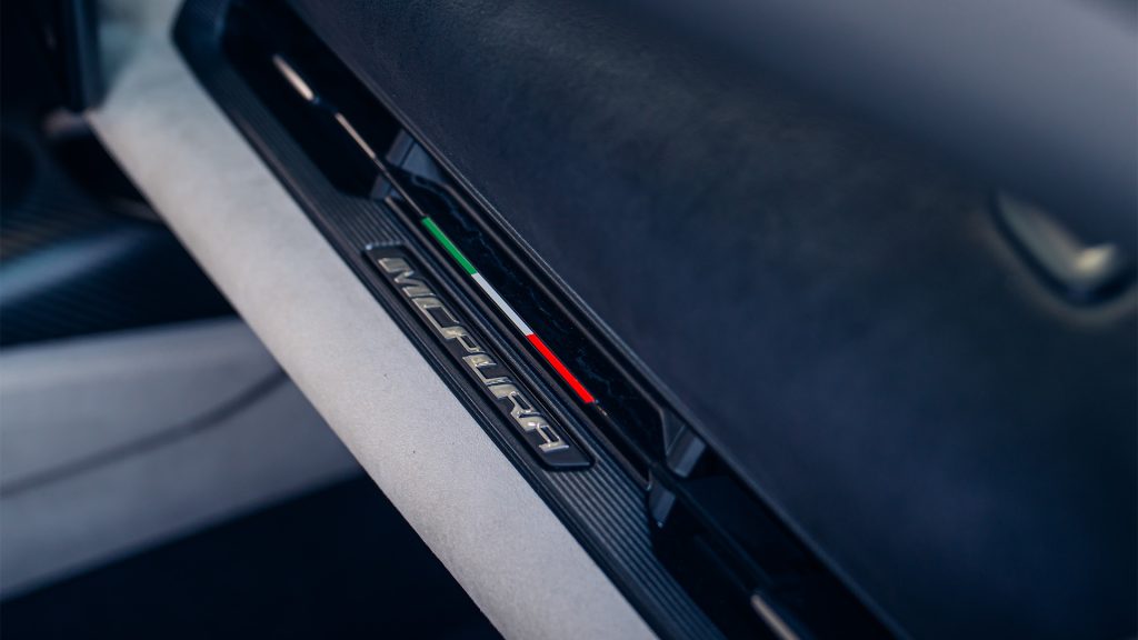 Maserati MCPURA

مازيراتي MCPURA 2026

Maserati MCPURA Dream Car

مازيراتي سيارة الأحلام 2026

Maserati supercar 2026

سوبركار مازيراتي الجديدة

Maserati Nettuno V6

Maserati MCPURA exterior design

تصميم مازيراتي MCPURA الخارجي

Maserati MCPURA front view

واجهة مازيراتي MCPURA الأمامية

Maserati MCPURA Butterfly doors

أبواب الفراشة مازيراتي MCPURA

Maserati MCPURA carbon fiber body

Maserati MCPURA interior

مقصورة مازيراتي MCPURA

Maserati MCPURA cockpit design

داخلية مازيراتي MCPURA الفاخرة

Maserati MCPURA racing interior

Maserati MCPURA Nettuno V6 engine

محرك Nettuno V6 مازيراتي MCPURA

Maserati MCPURA 630 hp

مازيراتي MCPURA قوة 630 حصان

Maserati MCPURA performance

Maserati MCPURA AI Aqua Rainbow color

لون AI Aqua Rainbow مازيراتي MCPURA

Maserati MCPURA Devil Orange

Maserati MCPURA Night Interaction color

Maserati Fuoriserie customization

تخصيص مازيراتي Fuoriserie

Maserati MCPURA
