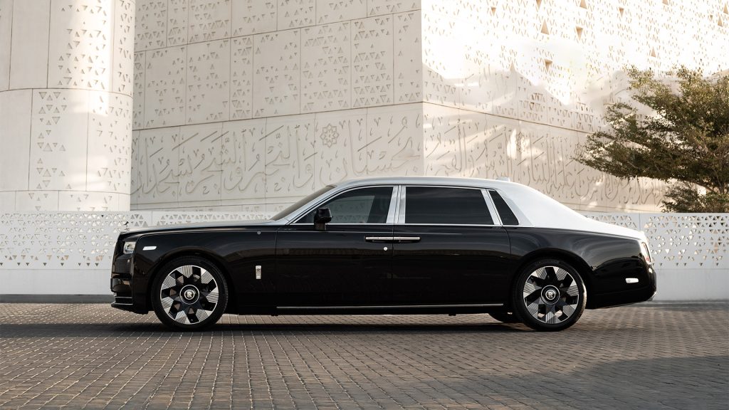 رولز رويس فانتوم أرابيسك

Rolls Royce Phantom Arabesque

سيارات رولز رويس الشرق الأوسط

رولز رويس بيسبوك

سيارات فاخرة حصرية

luxury bespoke Rolls Royce

laser engraved hood Rolls Royce

Middle East inspired luxury cars

Rolls Royce Phantom Middle East

ultra luxury bespoke cars

رولز-رويس فانتوم أرابيسك 2026 بغطاء محرّك منقوش بالليزر مستوحى من المشربية

Rolls-Royce Phantom Arabesque 2026 laser-engraved hood inspired by Mashrabiya design

تصميم خارجي ثنائي اللون لسيارة رولز-رويس فانتوم أرابيسك الفاخرة

Two-tone exterior design of Rolls-Royce Phantom Arabesque luxury sedan

تفاصيل شبكة بانثيون المضيئة وتمثال روح السعادة في فانتوم أرابيسك

Illuminated Pantheon grille and Spirit of Ecstasy on Rolls-Royce Phantom Arabesque

غاليري المقصورة مع تطعيمات خشبية مستوحاة من العمارة العربية

Bespoke dashboard gallery with Mashrabiya-inspired wood inlays inside Phantom Arabesque

مقصورة رولز-رويس فانتوم أرابيسك مع تطريزات هندسية مستوحاة من المشربية

Rolls-Royce Phantom Arabesque interior with Mashrabiya-inspired embroidery

تفاصيل نقش الليزر الحصري على غطاء المحرّك في رولز-رويس فانتوم أرابيسك

Close-up laser engraving detail on Rolls-Royce Phantom Arabesque hood