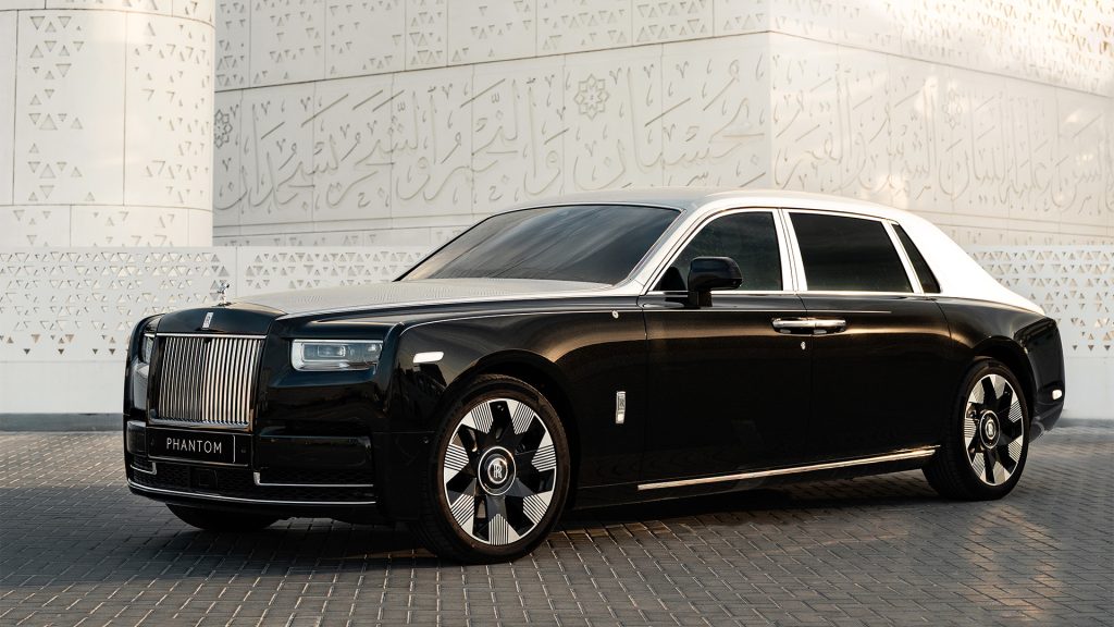 رولز رويس فانتوم أرابيسك

Rolls Royce Phantom Arabesque

سيارات رولز رويس الشرق الأوسط

رولز رويس بيسبوك

سيارات فاخرة حصرية

luxury bespoke Rolls Royce

laser engraved hood Rolls Royce

Middle East inspired luxury cars

Rolls Royce Phantom Middle East

ultra luxury bespoke cars

رولز-رويس فانتوم أرابيسك 2026 بغطاء محرّك منقوش بالليزر مستوحى من المشربية

Rolls-Royce Phantom Arabesque 2026 laser-engraved hood inspired by Mashrabiya design

تصميم خارجي ثنائي اللون لسيارة رولز-رويس فانتوم أرابيسك الفاخرة

Two-tone exterior design of Rolls-Royce Phantom Arabesque luxury sedan

تفاصيل شبكة بانثيون المضيئة وتمثال روح السعادة في فانتوم أرابيسك

Illuminated Pantheon grille and Spirit of Ecstasy on Rolls-Royce Phantom Arabesque

غاليري المقصورة مع تطعيمات خشبية مستوحاة من العمارة العربية

Bespoke dashboard gallery with Mashrabiya-inspired wood inlays inside Phantom Arabesque

مقصورة رولز-رويس فانتوم أرابيسك مع تطريزات هندسية مستوحاة من المشربية

Rolls-Royce Phantom Arabesque interior with Mashrabiya-inspired embroidery

تفاصيل نقش الليزر الحصري على غطاء المحرّك في رولز-رويس فانتوم أرابيسك

Close-up laser engraving detail on Rolls-Royce Phantom Arabesque hood