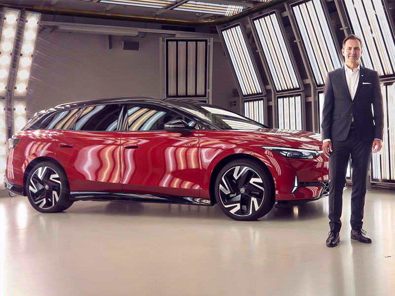 رئيس فولكس فاجن يعترف: “حساسات اللمس كانت فكرة سيئة، والعودة إلى الأزرار الحقيقية قادمة!”