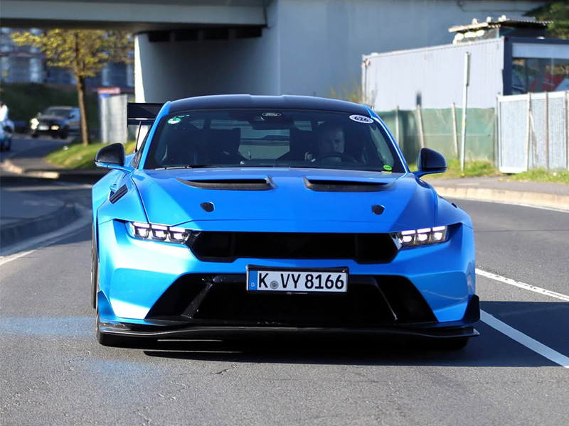 فورد موستنج GTD تستعيد عرشها من قلب نوربورغرينغ! هل سحقت كورفيت ZR1X؟