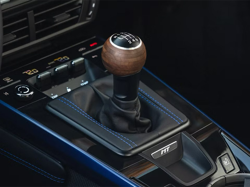 بورشه تسجّل براءة اختراع ثورية لقير يمزج بين اليدوي والأوتوماتيكي في نظام واحد!