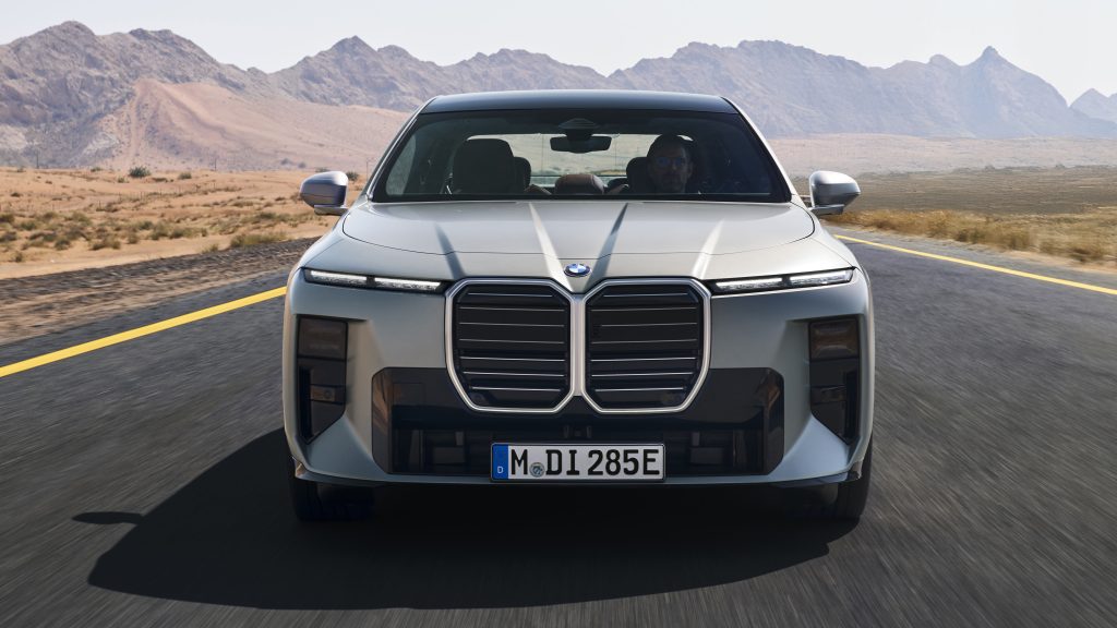 ي ام دبليو الفئة السابعة 2026
BMW 7 Series الجديدة
BMW i7 الكهربائية
مواصفات BMW i7
بي ام دبليو 7 سيريز
سيارة BMW فاخرة
سيارات كهربائية فاخرة
سيارات هجينة BMW
منافس مرسيدس S-Class
سعر BMW 7 Series
تصميم بي ام دبليو الفئة السابعة 2026 الأمامي
BMW i7 2026 من الخلف بإضاءة LED
داخلية BMW 7 Series بشاشة Theatre Screen
شاشة 31 بوصة في BMW الفئة السابعة
مقصورة فاخرة في BMW i7
نظام Panoramic iDrive في BMW
تصميم شبك BMW الجديد
BMW 7 Series M Performance
محرك BMW i7 الكهربائي
تفاصيل فخامة BMW الفئة السابعة
سيارة BMW كهربائية 2026
أفضل سيارات فاخرة 2026
BMW i7 range and specs
luxury electric sedan BMW
BMW 7 Series 2026
BMW i7 electric
new BMW 7 Series
BMW luxury sedan
BMW hybrid 7 Series
BMW i7 specs
electric luxury sedan
BMW vs Mercedes S-Class
BMW flagship sedan
BMW 7 Series price
BMW 7 Series 2026 front design
BMW i7 rear LED lights
BMW 7 Series interior theatre screen
31 inch BMW rear screen
BMW i7 luxury interior
BMW Panoramic iDrive system
BMW kidney grille design
BMW 7 Series M Performance
BMW i7 electric powertrain
BMW luxury sedan interior details