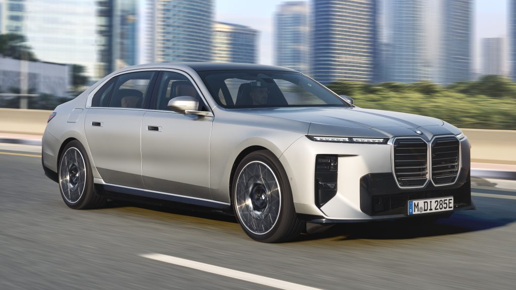 ي ام دبليو الفئة السابعة 2026
BMW 7 Series الجديدة
BMW i7 الكهربائية
مواصفات BMW i7
بي ام دبليو 7 سيريز
سيارة BMW فاخرة
سيارات كهربائية فاخرة
سيارات هجينة BMW
منافس مرسيدس S-Class
سعر BMW 7 Series
تصميم بي ام دبليو الفئة السابعة 2026 الأمامي
BMW i7 2026 من الخلف بإضاءة LED
داخلية BMW 7 Series بشاشة Theatre Screen
شاشة 31 بوصة في BMW الفئة السابعة
مقصورة فاخرة في BMW i7
نظام Panoramic iDrive في BMW
تصميم شبك BMW الجديد
BMW 7 Series M Performance
محرك BMW i7 الكهربائي
تفاصيل فخامة BMW الفئة السابعة
سيارة BMW كهربائية 2026
أفضل سيارات فاخرة 2026
BMW i7 range and specs
luxury electric sedan BMW
BMW 7 Series 2026
BMW i7 electric
new BMW 7 Series
BMW luxury sedan
BMW hybrid 7 Series
BMW i7 specs
electric luxury sedan
BMW vs Mercedes S-Class
BMW flagship sedan
BMW 7 Series price
BMW 7 Series 2026 front design
BMW i7 rear LED lights
BMW 7 Series interior theatre screen
31 inch BMW rear screen
BMW i7 luxury interior
BMW Panoramic iDrive system
BMW kidney grille design
BMW 7 Series M Performance
BMW i7 electric powertrain
BMW luxury sedan interior details