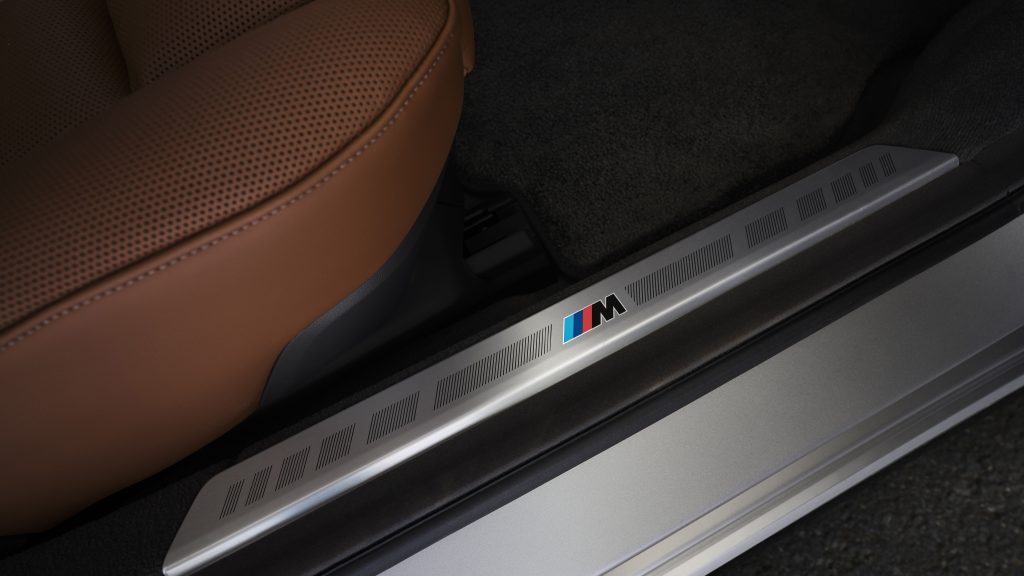 ي ام دبليو الفئة السابعة 2026
BMW 7 Series الجديدة
BMW i7 الكهربائية
مواصفات BMW i7
بي ام دبليو 7 سيريز
سيارة BMW فاخرة
سيارات كهربائية فاخرة
سيارات هجينة BMW
منافس مرسيدس S-Class
سعر BMW 7 Series
تصميم بي ام دبليو الفئة السابعة 2026 الأمامي
BMW i7 2026 من الخلف بإضاءة LED
داخلية BMW 7 Series بشاشة Theatre Screen
شاشة 31 بوصة في BMW الفئة السابعة
مقصورة فاخرة في BMW i7
نظام Panoramic iDrive في BMW
تصميم شبك BMW الجديد
BMW 7 Series M Performance
محرك BMW i7 الكهربائي
تفاصيل فخامة BMW الفئة السابعة
سيارة BMW كهربائية 2026
أفضل سيارات فاخرة 2026
BMW i7 range and specs
luxury electric sedan BMW
BMW 7 Series 2026
BMW i7 electric
new BMW 7 Series
BMW luxury sedan
BMW hybrid 7 Series
BMW i7 specs
electric luxury sedan
BMW vs Mercedes S-Class
BMW flagship sedan
BMW 7 Series price
BMW 7 Series 2026 front design
BMW i7 rear LED lights
BMW 7 Series interior theatre screen
31 inch BMW rear screen
BMW i7 luxury interior
BMW Panoramic iDrive system
BMW kidney grille design
BMW 7 Series M Performance
BMW i7 electric powertrain
BMW luxury sedan interior details