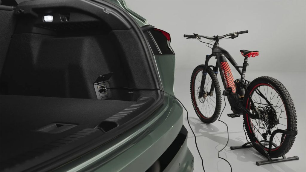 أودي Q4 e-tron
Audi Q4 e-tron 2026
Q4 e-tron فيس ليفت
أودي كهربائية SUV
Q4 Sportback e-tron
سيارة كهربائية أودي
مدى 592 كم
شحن سريع 185 كيلوواط
تقنية V2L
سيارات كهربائية 2026
أودي Q4 e-tron فيس ليفت 2026 تصميم خارجي جديد
Audi Q4 e-tron facelift LED headlights design
تصميم الشبكة الأمامية Singleframe في أودي Q4
أودي Q4 Sportback e-tron تصميم كوبيه SUV
مصابيح OLED الخلفية في أودي الكهربائية
المقصورة الرقمية في أودي Q4 e-tron
شاشة المسرح الرقمي في أودي Q4
شاشة عدادات رقمية 11.9 إنش Audi
شاشة ترفيه 12.8 إنش في أودي Q4
شاشة الراكب الأمامي في أودي Q4 e-tron
نظام Head up display الواقع المعزز أودي
شحن سريع 185 كيلوواط سيارة أودي كهربائية
بطارية 77 كيلوواط ساعي Audi Q4
مساحة صندوق أودي Q4 e-tron الخلفي
سيارة SUV كهربائية من أودي بتقنيات حديثة
Audi Q4 e-tron
Audi Q4 e-tron 2026
Q4 e-tron facelift
electric Audi SUV
Q4 Sportback e-tron
Audi EV SUV
592 km range EV
185 kW fast charging
V2L electric car
electric SUV 2026
Audi Q4 e-tron facelift 2026 exterior design
Audi Q4 e-tron LED headlights customizable design
Audi Singleframe grille updated design
Audi Q4 Sportback e-tron coupe SUV profile
OLED rear lights Audi electric SUV
Audi Q4 e-tron digital interior cockpit
Audi digital stage dashboard screens
11.9 inch digital instrument cluster Audi
12.8 inch infotainment screen Audi Q4
front passenger display Audi Q4 e-tron
augmented reality head up display Audi
185 kW fast charging Audi electric car
77 kWh battery Audi Q4 e-tron
Audi Q4 e-tron trunk space rear
modern electric SUV Audi interior technology