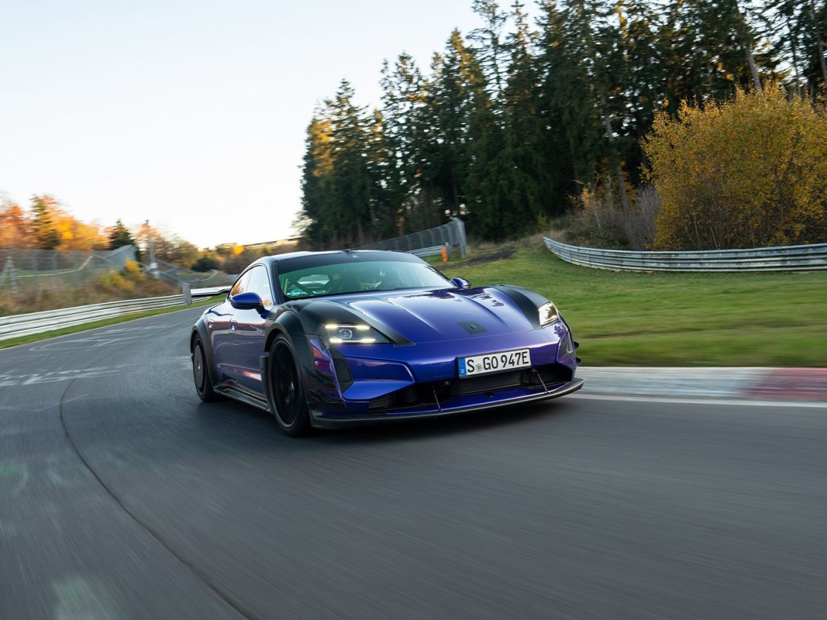 بورشه تايكان توربو GT Porsche Taycan Turbo GT مانثي ريسينغ Manthey Racing نوربورغرينغ رقم قياسي نوربورغرينغ أسرع سيارة كهربائية بورشه كهربائية Taycan Turbo GT Manthey تايكان مانثي سيارات كهربائية رياضية بورشه تايكان 2026 قوة ضغط سفلي بورشه حلبات سيارات أداء كهربائية سباقات نوربورغرينغ Attack Mode بورشه بورشه ضد شاومي SU7 Ultra سيارات كهربائية ألمانية أسرع سيدان كهربائية بورشه تايكان توربو GT المعدلة من مانثي على حلبة نوربورغرينغ سيارة Porsche Taycan Turbo GT خلال تسجيل الرقم القياسي الجناح الخلفي الضخم في تايكان مانثي الجديدة تصميم هوائي متطرف لسيارة بورشه تايكان Turbo GT بورشه كهربائية عالية الأداء على حلبة السباق تفاصيل الكربون المكشوف في Taycan Turbo GT Manthey بورشه تايكان الكهربائية أثناء الهجوم على المنعطفات نظام الديناميكية الهوائية في بورشه مانثي جنوط خفيفة الوزن في بورشه تايكان المعدلة Porsche Taycan Turbo GT تحقق زمن قياسي في نوربورغرينغ Porsche Taycan Turbo GT Taycan Turbo GT Manthey Manthey Racing Nürburgring record fastest EV sedan Porsche EV record Porsche Taycan 2026 electric performance car Nürburgring electric car Porsche downforce electric super sedan Porsche Attack Mode Xiaomi SU7 Ultra vs Porsche performance EV Porsche track car electric lap record Porsche Manthey kit German electric sports car Taycan Nürburgring EV performance sedan Porsche Taycan Turbo GT Manthey on Nürburgring track Porsche Taycan Turbo GT during record lap run Massive rear wing on the Manthey-modified Taycan Extreme aerodynamic design of the Porsche Taycan Turbo GT High-performance Porsche EV on racetrack Exposed carbon fiber details on Taycan Turbo GT Manthey Porsche Taycan attacking corners at high speed Aerodynamic package on Porsche Manthey edition Lightweight wheels fitted to the modified Taycan Turbo GT Porsche Taycan Turbo GT setting Nürburgring record