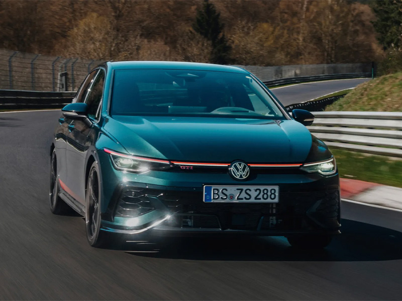فولكس فاجن جولف GTI Golf GTI Edition 50 نوربورغرينغ الرقم القياسي للدفع الأمامي هوندا سيفيك Type R فولكس فاجن GTI هوت هاتش Volkswagen Golf GTI Golf GTI 2026 أسرع هوت هاتش سيارات دفع أمامي رقم قياسي نوربورغرينغ جولف GTI Edition 50 فولكس فاجن رياضية سيارات ألمانية رياضية Civic Type R FL5 Golf GTI Nürburgring Hot Hatch سيارات أداء مدمجة صراع الهوت هاتش Volkswagen Golf GTI Edition 50 Golf GTI Nürburgring Nürburgring FWD record Honda Civic Type R FL5 Volkswagen GTI hot hatch record Golf GTI 2026 front wheel drive record Nürburgring lap time fastest hot hatch Volkswagen performance car Golf GTI Edition 50 record Civic Type R vs Golf GTI German hot hatch track focused GTI performance hatchback GTI Performance package Bridgestone semi slick tires Volkswagen Nürburgring hot hatch battle فولكس فاجن جولف GTI Edition 50 على حلبة نوربورغرينغ سيارة Golf GTI Edition 50 خلال تسجيل الرقم القياسي فولكس فاجن GTI الهوت هاتش عالية الأداء جولف GTI الجديدة بتصميم رياضي هجومي سيارة فولكس فاجن GTI أثناء القيادة على الحلبة جنوط فورجد قياس 19 إنش في Golf GTI Edition 50 تصميم أمامي رياضي لسيارة فولكس فاجن جولف GTI Golf GTI Edition 50 تتحدى هوندا سيفيك Type R فولكس فاجن GTI مع إطارات Semi Slick عالية التماسك هوت هاتش ألمانية تحقق رقم قياسي على نوربورغرينغ Volkswagen Golf GTI Edition 50 on Nürburgring track Golf GTI Edition 50 during record-breaking lap High-performance Volkswagen GTI hot hatch Aggressive styling of the new Golf GTI Edition 50 Volkswagen GTI driving at Nürburgring 19-inch forged wheels on Golf GTI Edition 50 Front design of Volkswagen Golf GTI performance hatch Golf GTI Edition 50 competing against Honda Civic Type R Volkswagen GTI fitted with semi slick performance tires German hot hatch setting Nürburgring front-wheel-drive record