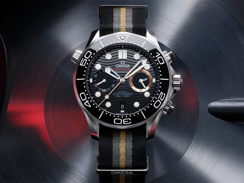 أوميغا تكسر قواعد ساعات الألعاب مع طراز Seamaster 007 First Light الجديد