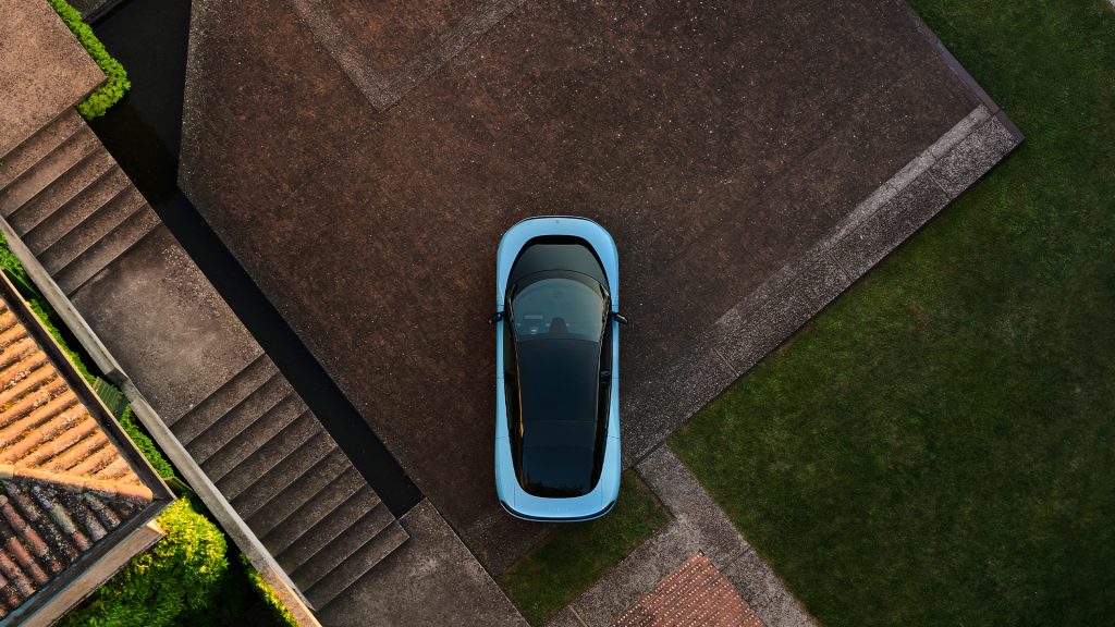فيراري لوتشي
Ferrari Luce
فيراري كهربائية
أول سيارة كهربائية من فيراري
Ferrari EV
Ferrari Luce 2026
سيارة فيراري كهربائية
Ferrari electric car
Ferrari electric GT
أخبار فيراري
فيراري مارانيللو
سيارات كهربائية فاخرة
Ferrari 2026
Ferrari electric performance car
Ferrari Middle East
Top Gear Middle East Ferrari
Ferrari Luce specs
فيراري لوتشي الجديدة
فيراري لوتشي الكهربائية الجديدة 2026 في أول ظهور رسمي
أول سيارة كهربائية بالكامل من فيراري لوتشي الجديدة
الواجهة الأمامية لسيارة فيراري لوتشي الكهربائية
تصميم مقدمة Ferrari Luce الجديدة
التصميم الخلفي لفيراري لوتشي الكهربائية بالكامل
مؤخرة Ferrari Luce الجديدة من فيراري
التصميم الجانبي لسيارة فيراري لوتشي الكهربائية الجديدة
Ferrari Luce 2026 من الجانب
المقصورة الداخلية في Ferrari Luce الجديدة
تصميم داخلية فيراري لوتشي الكهربائية مع الشاشات الرقمية
جنوط Ferrari Luce الجديدة بتصميم رياضي
تفاصيل خارجية فيراري لوتشي الكهربائية
منظومة الدفع الكهربائية في Ferrari Luce
بطارية Ferrari Luce وتقنيات الأداء الكهربائي
Ferrari Luce
Ferrari Luce 2026
Ferrari EV
Ferrari electric car
first electric Ferrari
Ferrari electric GT
Ferrari Luce reveal
Ferrari Luce specs
Ferrari Maranello
Ferrari performance EV
Ferrari electric supercar
Ferrari luxury EV
Ferrari 2026 EV
Ferrari electric debut
Ferrari Middle East
Ferrari Luce 2026 official reveal in Maranello
Ferrari Luce first fully electric Ferrari debut
Ferrari Luce electric GT front design
Front fascia of Ferrari Luce 2026
Ferrari Luce rear styling and aerodynamic design
Rear design of Ferrari’s first electric vehicle
Ferrari Luce side profile and body shape
Ferrari Luce GT electric car side view
Ferrari Luce 2026 interior and dashboard design
Ferrari Luce cabin with digital displays
Wheels / design details
Ferrari Luce wheel design and exterior details
Ferrari Luce aerodynamic styling details
Ferrari Luce electric powertrain technology
Ferrari Luce battery and charging system