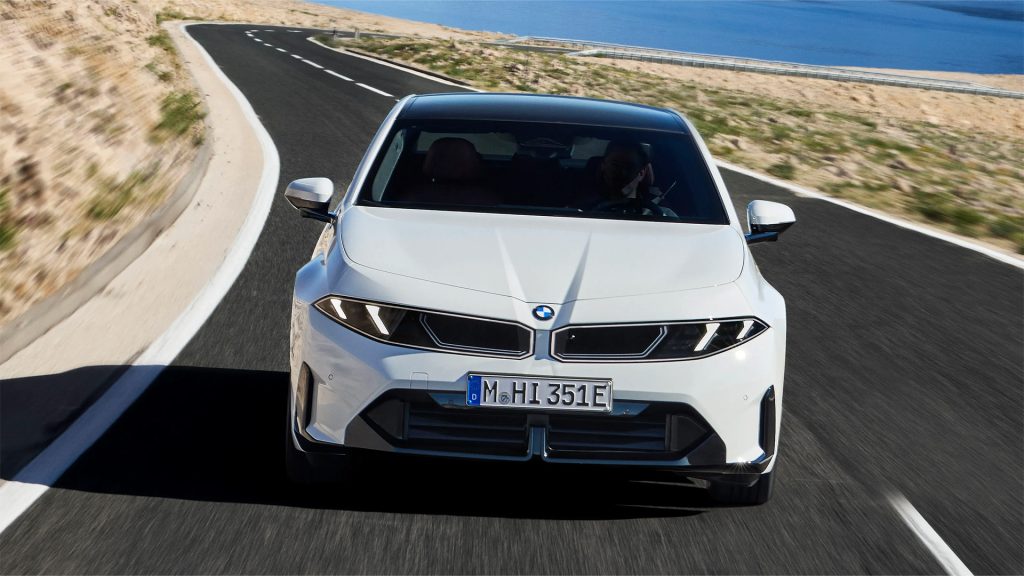 بي ام دبليو i3 2027
BMW i3 الجديدة كلياً
منصة Neue Klasse BMW
مدى قيادة 906 كم BMW i3
داخلية بي إم دبليو i3 الرقمية
شاشة BMW i3 ثلاثية الأبعاد
نظام Heart of Joy BMW
شحن سريع 800 فولت BMW
BMW i3 First Edition
سيارة سيدان كهربائية BMW
BMW i3 2027 electric sedan
BMW Neue Klasse platform i3
BMW i3 906 km range
BMW i3 interior cockpit 3D HUD
BMW Heart of Joy system
BMW fast charging 800V EV
BMW i3 First Edition trim
electric BMW 3 Series i3
BMW digital dashboard i3
long range electric sedan BMW i3
